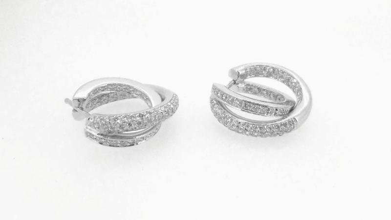 COPPIA ORECCHINI ORO BIANCO 750/1000 CERCHI CON DIAMANTI DA 0,70 CT TOT  - 