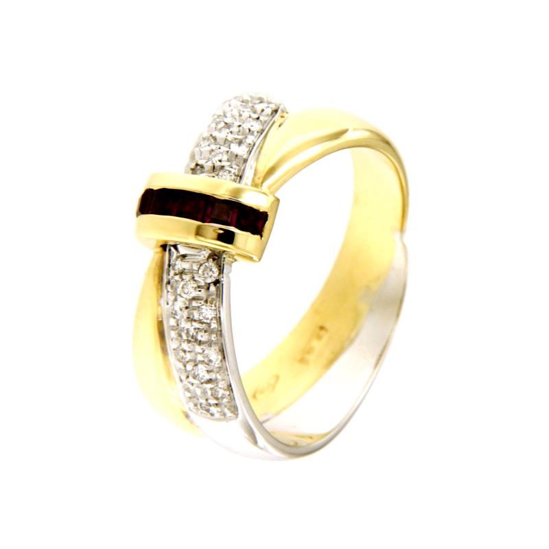 ANELLO DUE ORI 750/1000 CON RUBINI TAGLIO CARR&Egrave; E PAV&Egrave; DI DIAMANTI TAGLIO BRILANTE CT 0,12 TOTALI G - SI2 - MIS. 14.5 (MAX 2 MISURE) - 