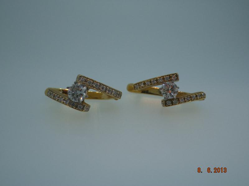 COPPIA ORECCHINI ORO GIALLO 750/1000 CON 2 DIAMANTI DA 0.23 CT CAD - 