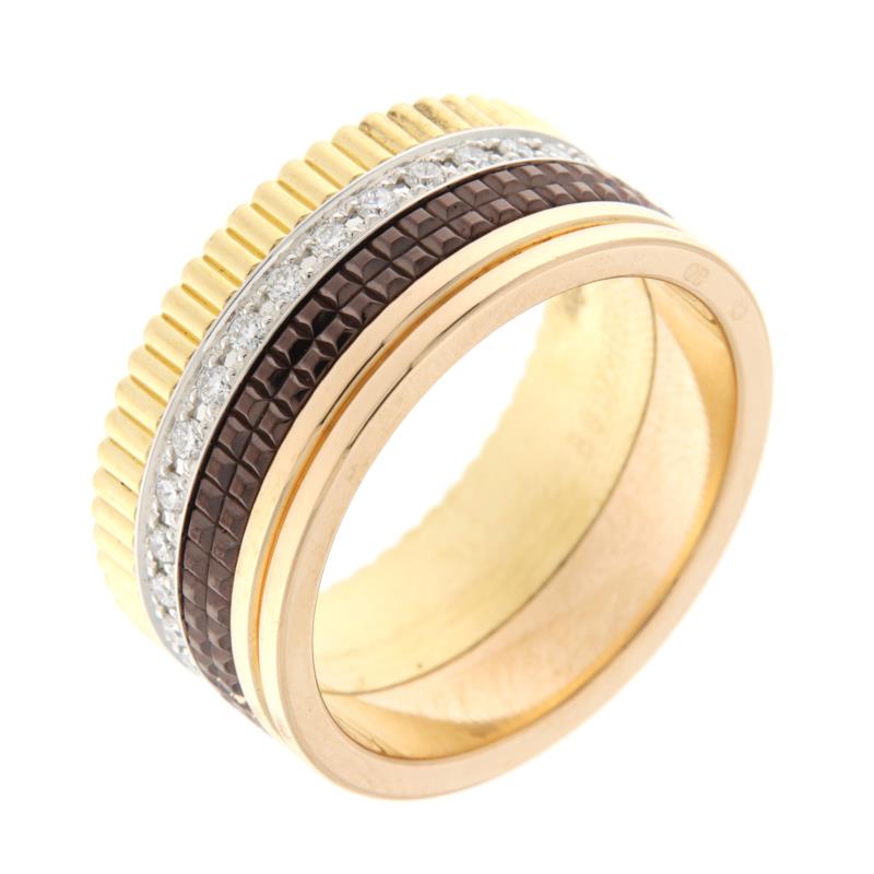 BOUCHERON - ANELLO - TRE ORI 750/1000 - MOD. QUATRE CLASSIQUE GRANDE CON DIAMANTI TAGLIO BRILLANTE, CT 0.51 TOT - MIS. 26 - 