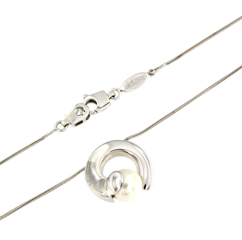 SALVINI - COLLANA -  ORO BIANCO . 750/1000  CON DIAMANTE DA 0,01 CARATI  A CHIUSURA E PENDENTE CON PERLA E DIAMANTE DA 0,10 CARATI  CM 36 - 