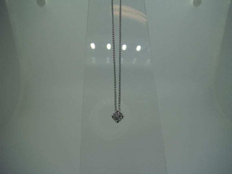 CATENINA ORO BIANCO 750/1000 CON PENDENTE DIAMANTE A GRIFF DA 0.25CT COLORE H PUREZZA VVS2 - 