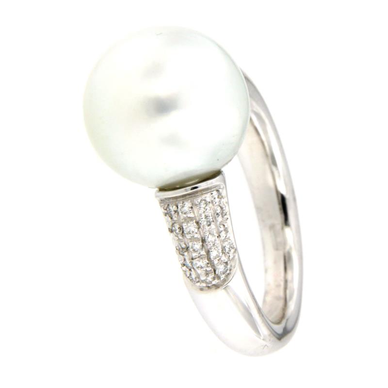 ANELLO ORO BIANCO 750/1000 CON PERLA DI MARE MM 12.50 E DIAMANTI T. BRILLANTE CT 0.20 TOT. G - VS2  MIS. 13 - 