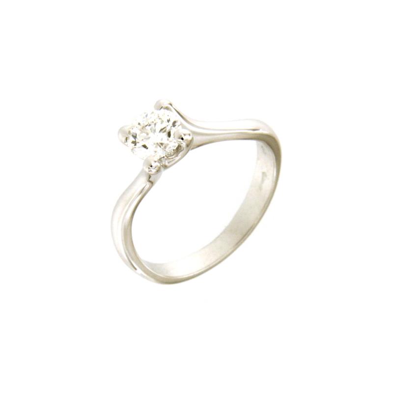 SOLITARIO ORO BIANCO 750/1000 CON DIAMANTE TAGLIO BRILLANTE CT 0.67 G - SI2 - MIS. 13 - 