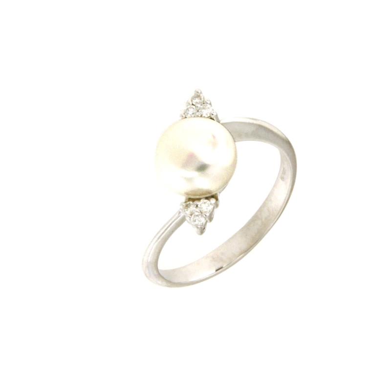 ANELLO ORO BIANCO 750/1000 CONTARIÉ CON PERLA DI ACQUA DOLCE A LENTICCHIA E DIAMANTI TAGLIO BRILLANTE CT 0.06 TOTALI H - SI2 MIS14 - 